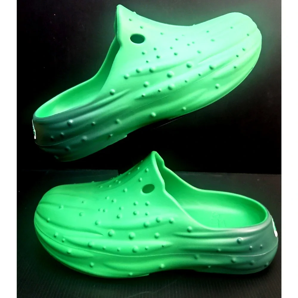 RARE GRILLO'S PICKLES — LIMITED-RELEASE PICKLE SLIDES-CLOGS